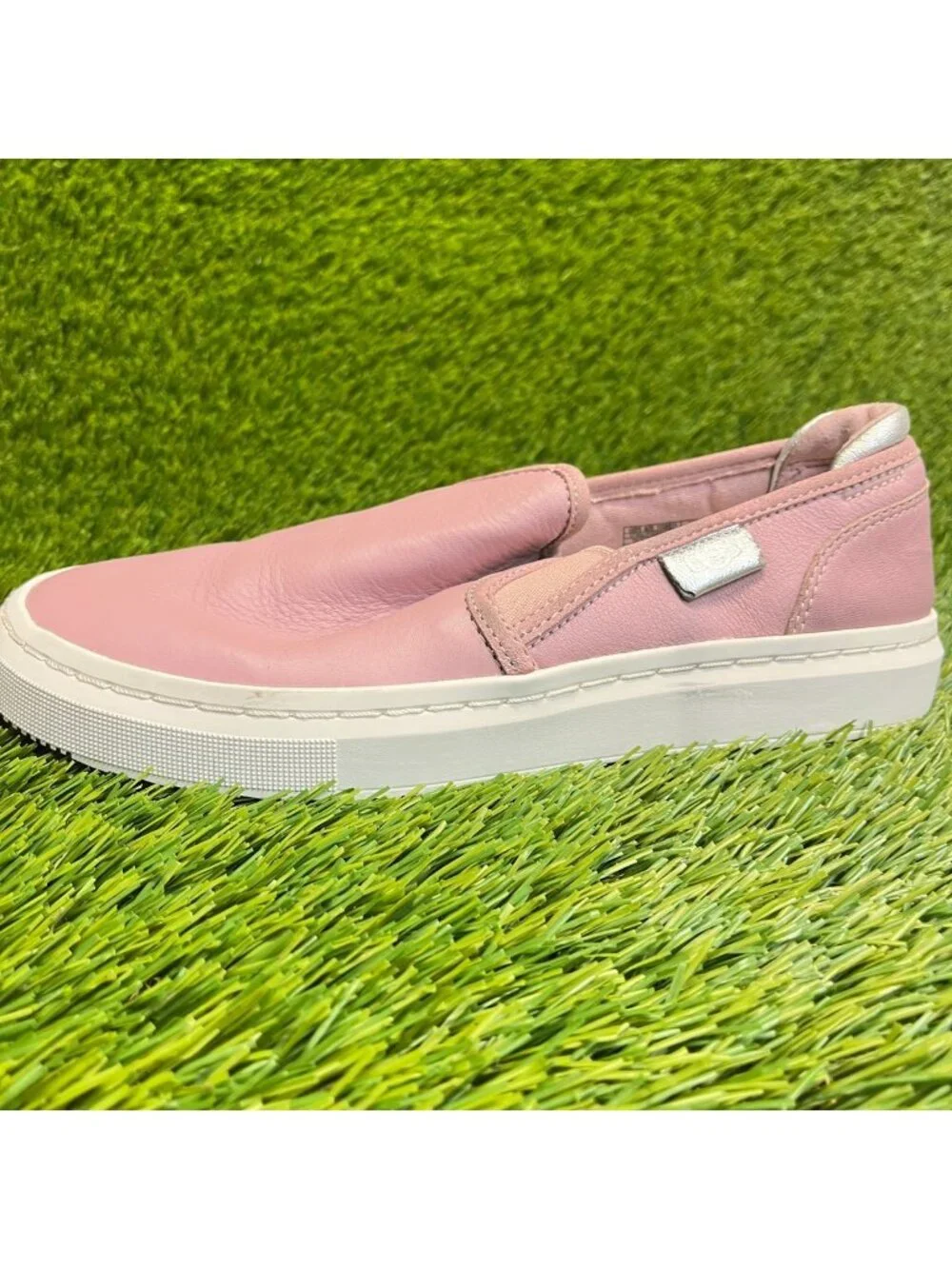 UGG please review